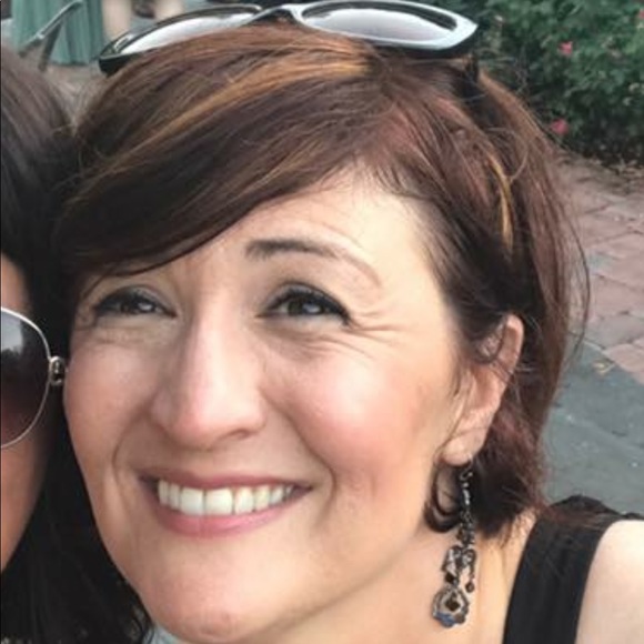 POSH AMBASSADOR Meet your Posher, Cindy - Picture 2 of 5